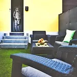 Galaxy Spa-4 Pers-jacuzzi-insolite-parking-jardin-clim-colmar Appartement *