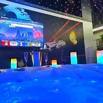 Galaxy Spa-4 Pers-jacuzzi-insolite-parking-jardin-clim-colmar